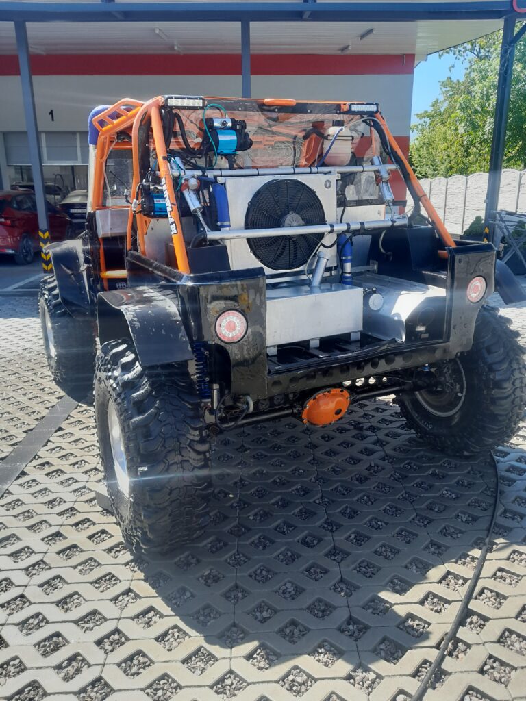Pojazd terenowy buggy w warsztacie